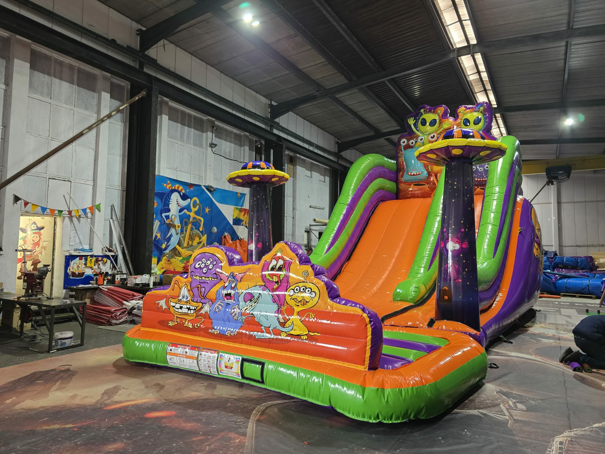 Zjeżdżalnia MEGA UFO